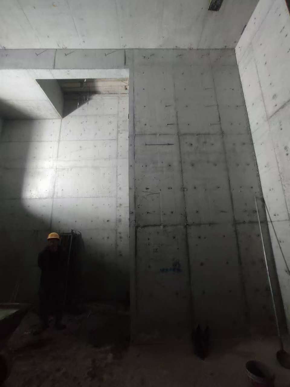 孝昌墙上开槽钢筋断了有影响吗